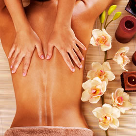 séance-massage-ayurvedique-abhyenga-grenoble-isere-art-thérapie-aquadanse-thérapie-aquayoga-woga-guadeloupe-aquarelax-sonore-stage-sejour-plonger-en-soi-gilani-july-toujan-12